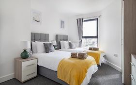 Heathrow Haven: Stylish Apartments In The Heart Of Slough