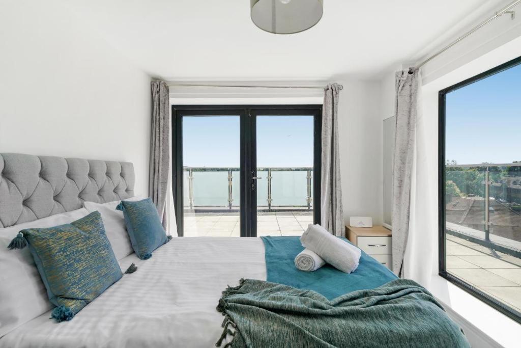 Heathrow Haven: Stylish Apartments In The Heart Of Slough Exterior photo