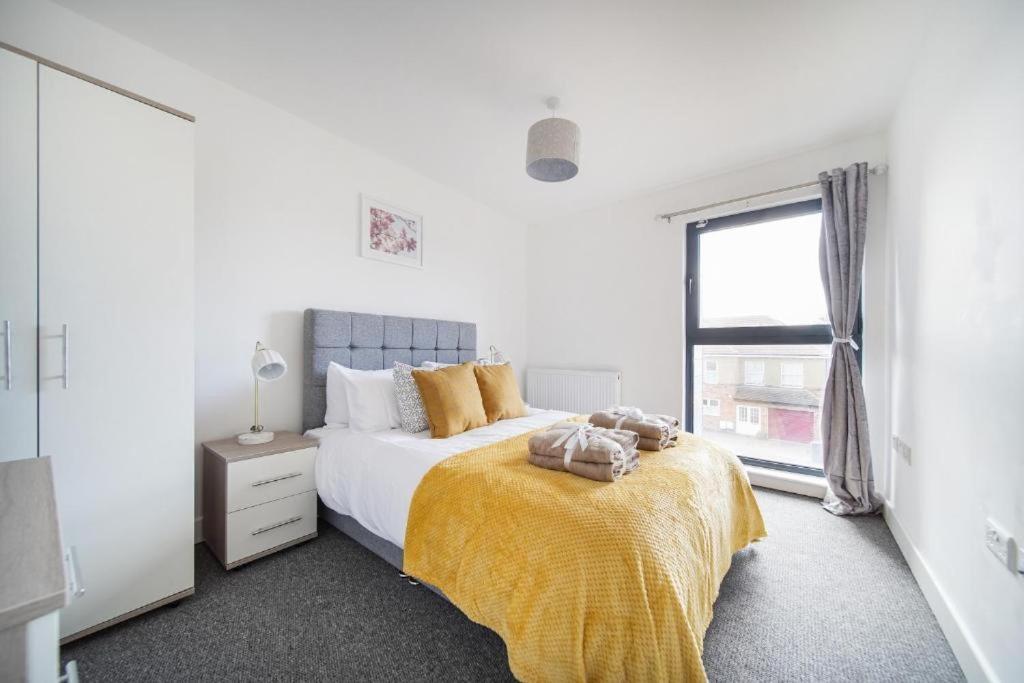 Heathrow Haven: Stylish Apartments In The Heart Of Slough Exterior photo